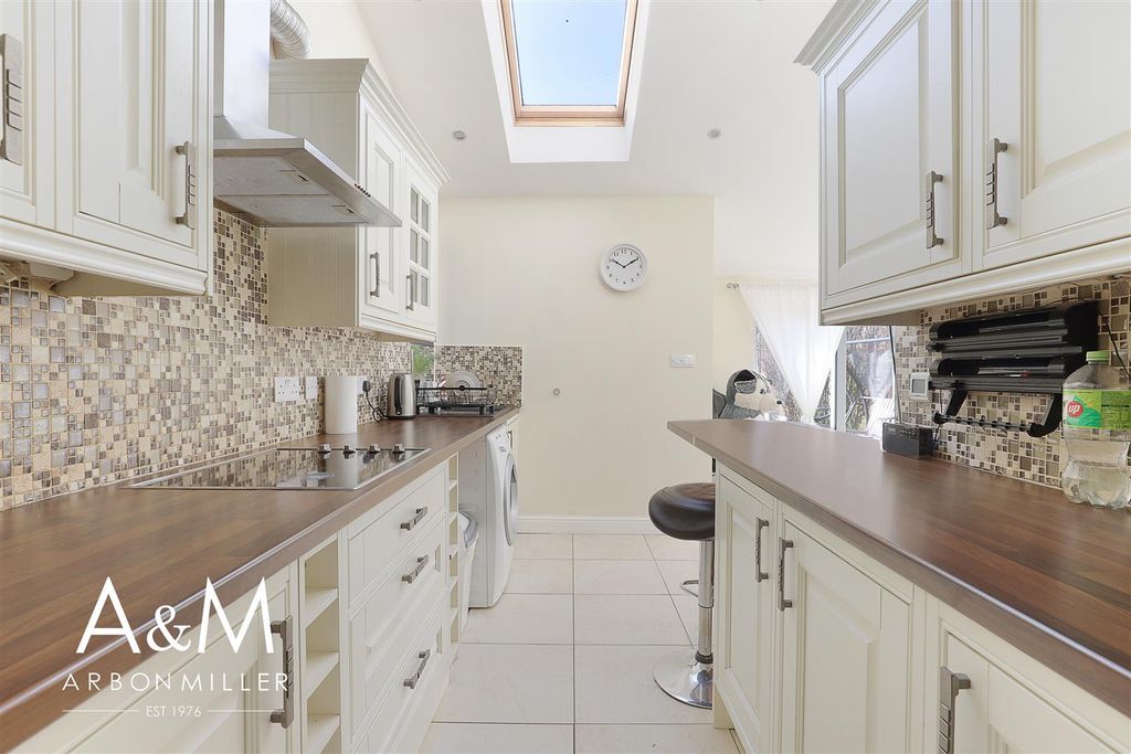 Property photo 2 of 21 Kitchen