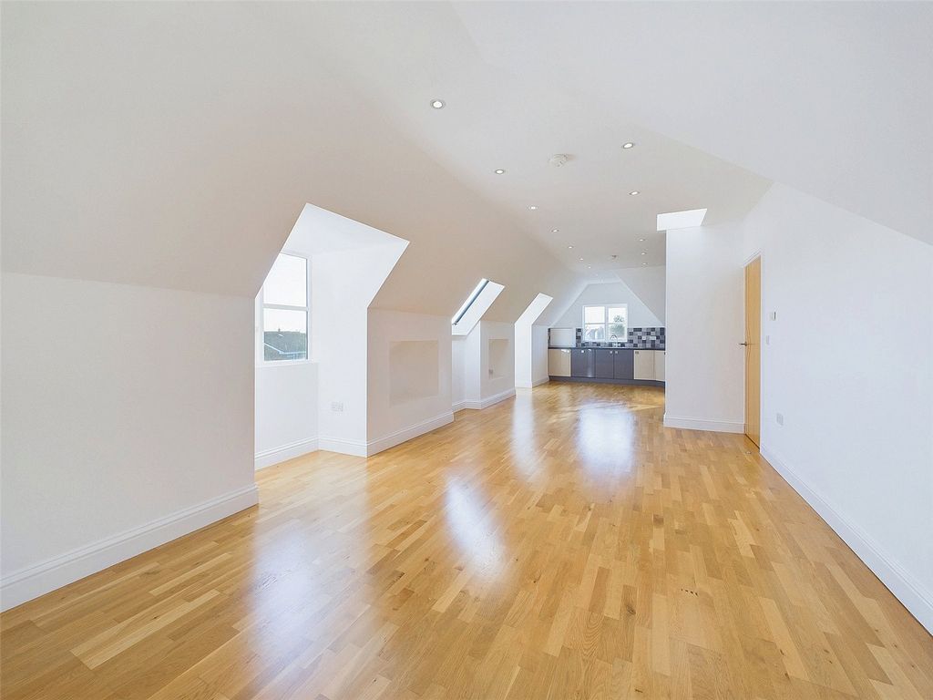 Property photo 2 of 12 Picture 2