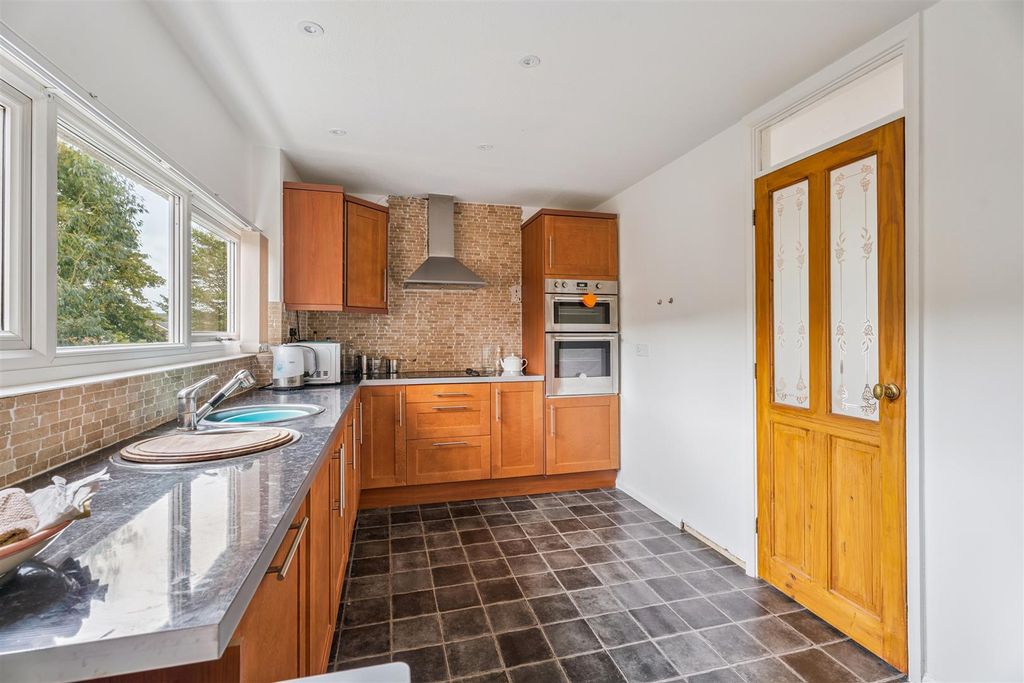 Property photo 2 of 15 Kitchen