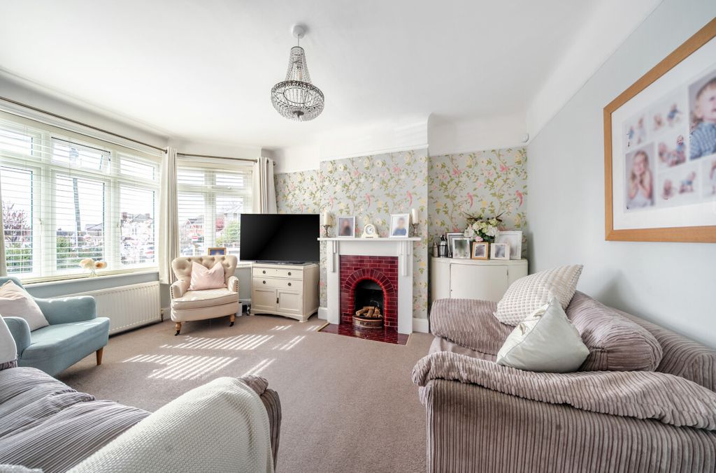 Property photo 2 of 15 1435354-24-69c411...