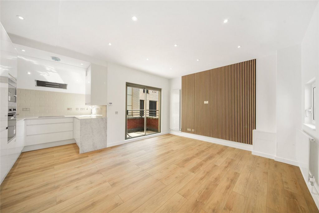 Property photo 1 of 13 Picture No. 11