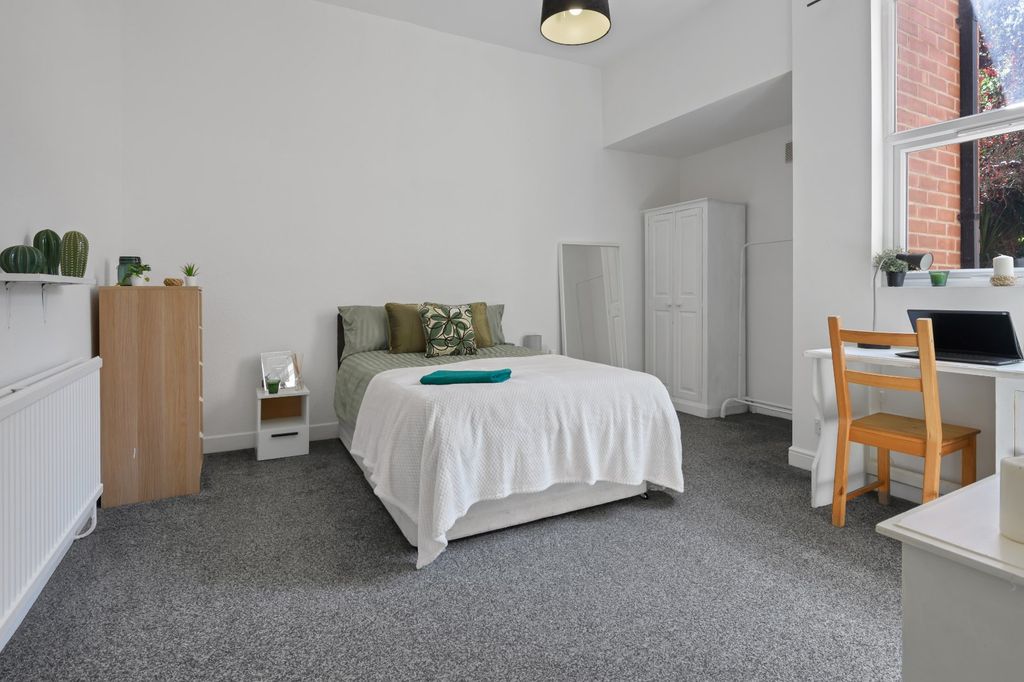 Property photo 3 of 7 Picture No. 21