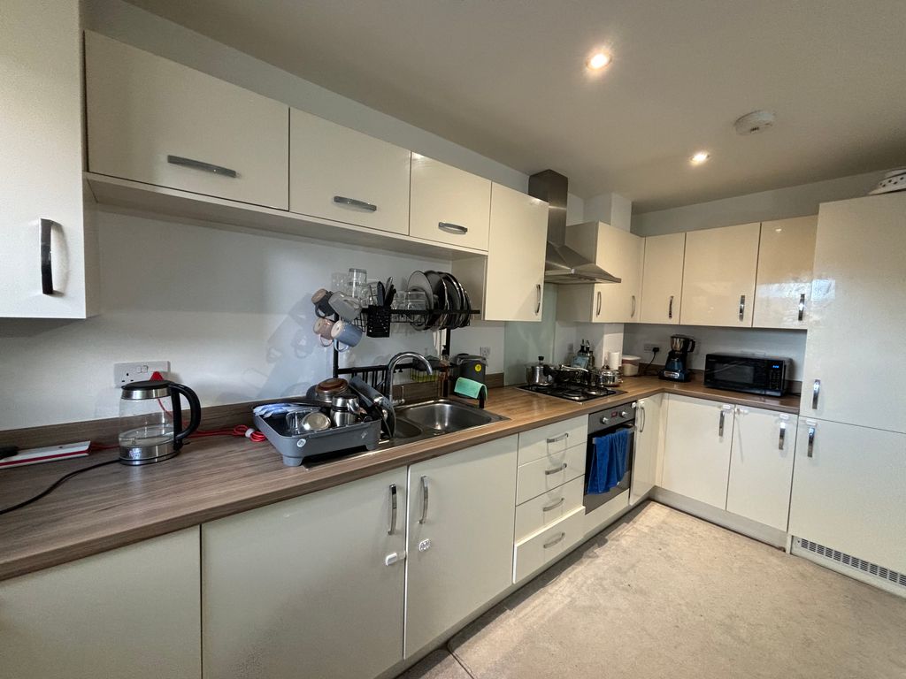 Property photo 2 of 10 Kitchen