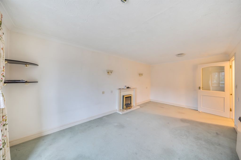 Property photo 3 of 12