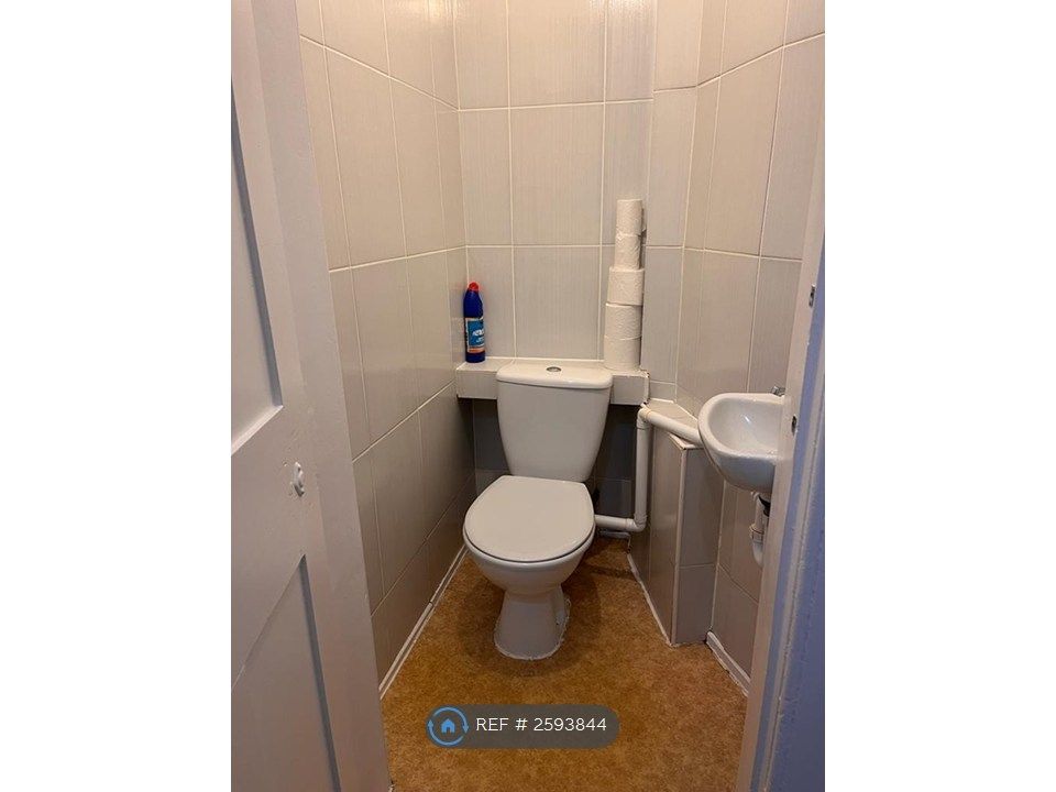 Property photo 2 of 12 Toilet