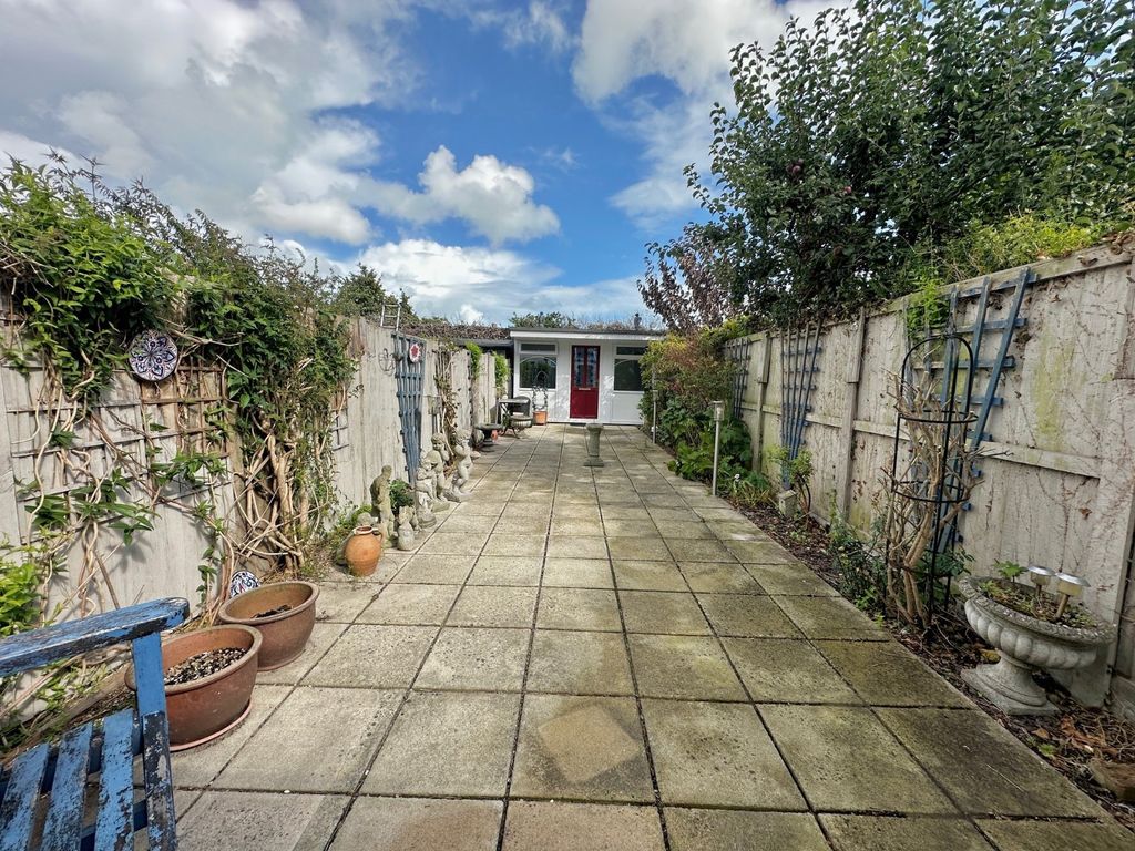 Property photo 3 of 24 Picture No. 16