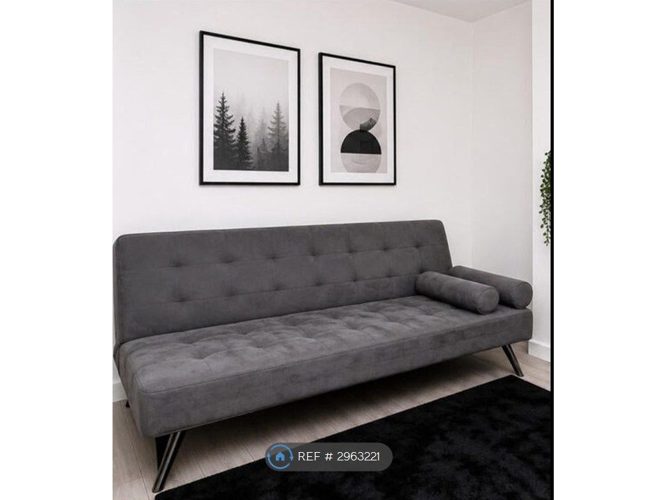 Property photo 2 of 18 Upper Ground Floor Lounge/Bedroom