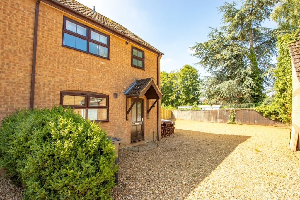 Property photo 1 of 15 4385431
