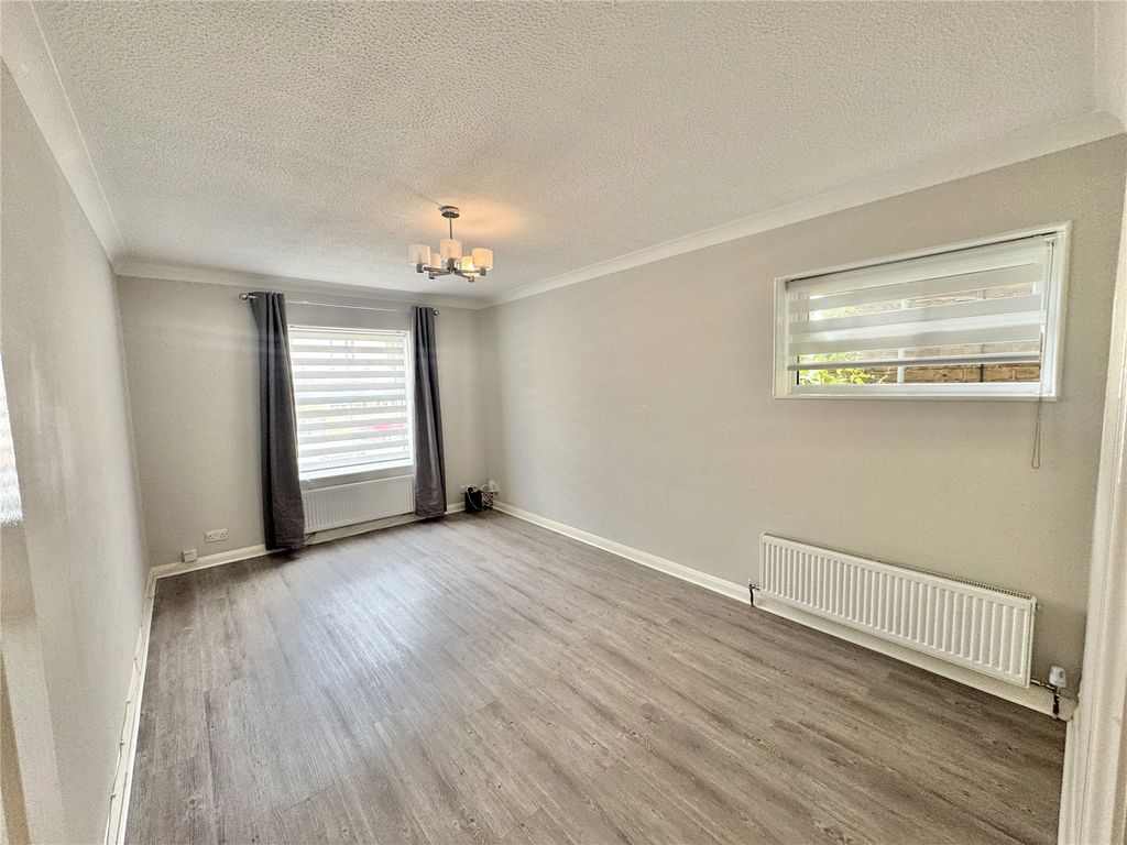 Property photo 3 of 9 Picture No. 05