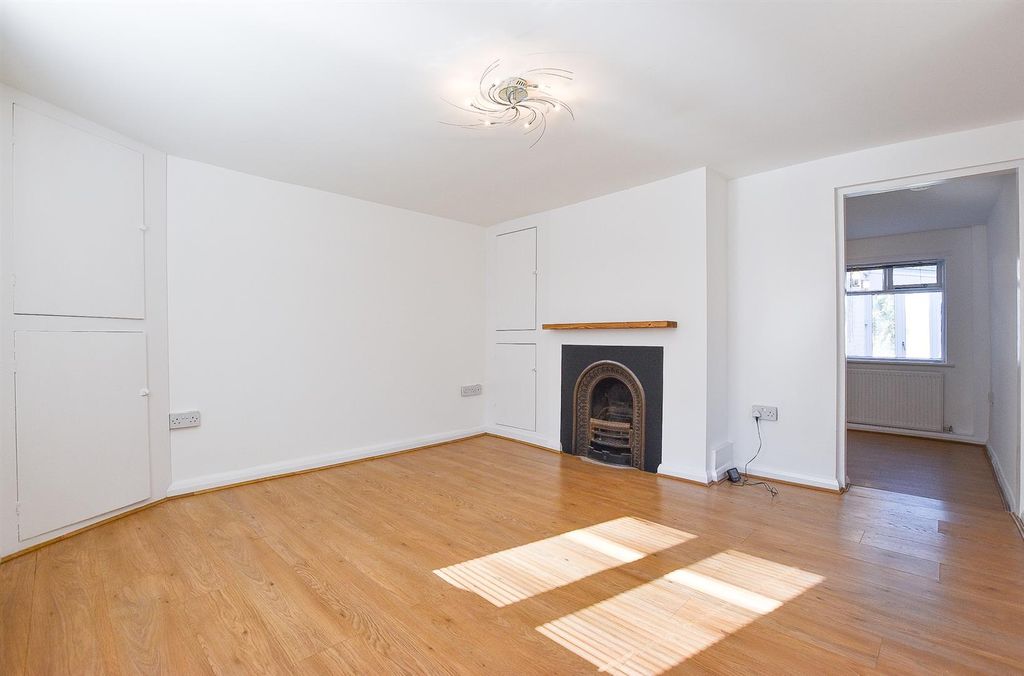 Property photo 3 of 14 Living Room.Jpg