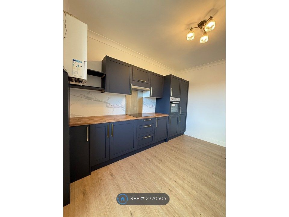 Property photo 1 of 11 Kitchen