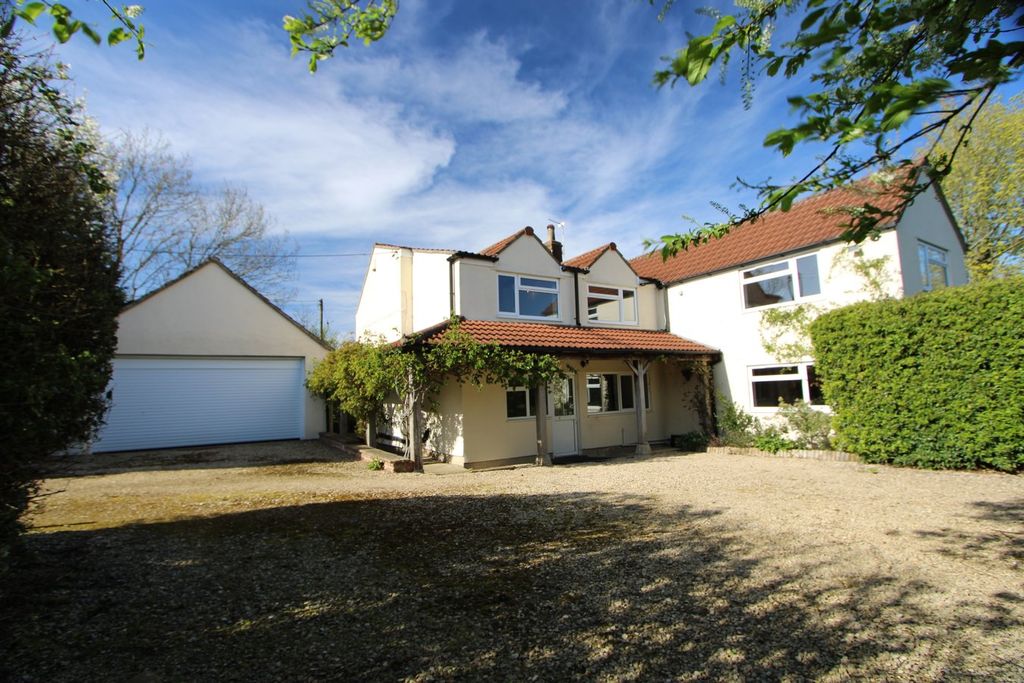 Property photo 3 of 32