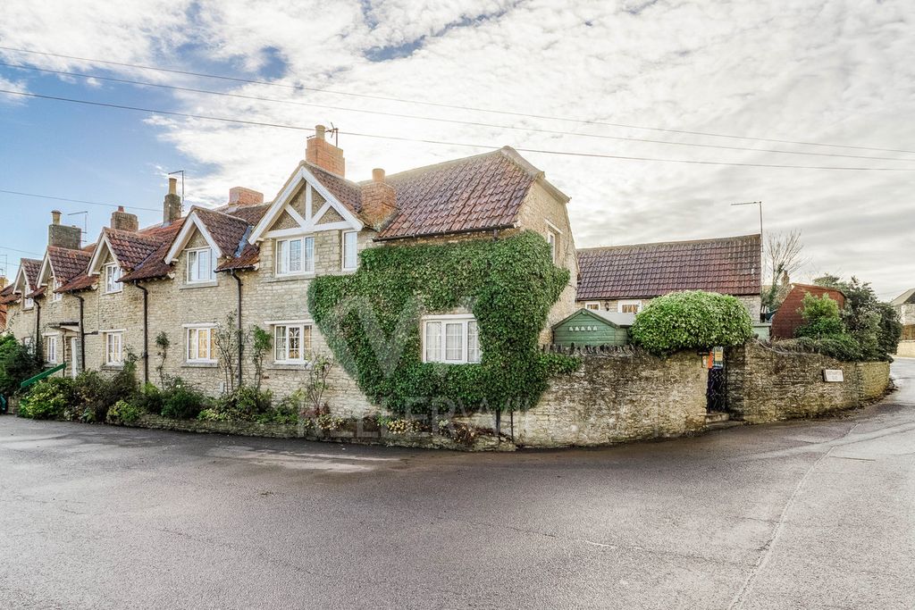 Property photo 1 of 27