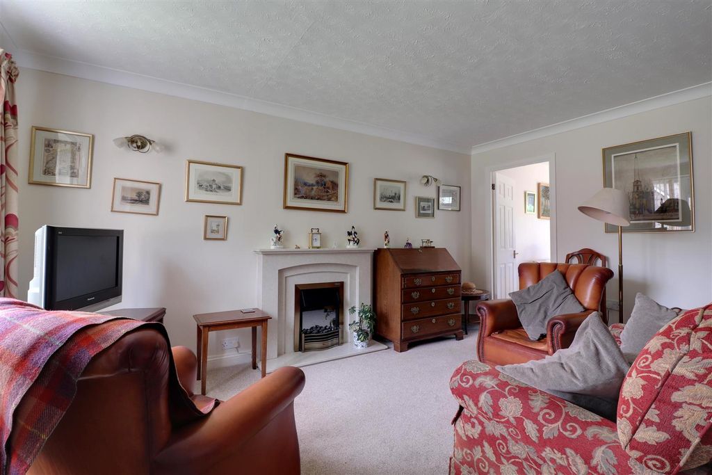 Property photo 2 of 14