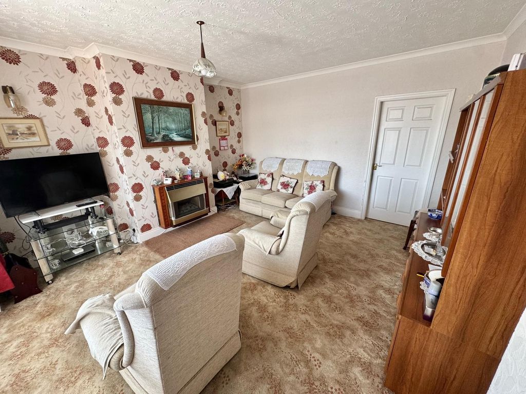 Property photo 3 of 10 Photo 6