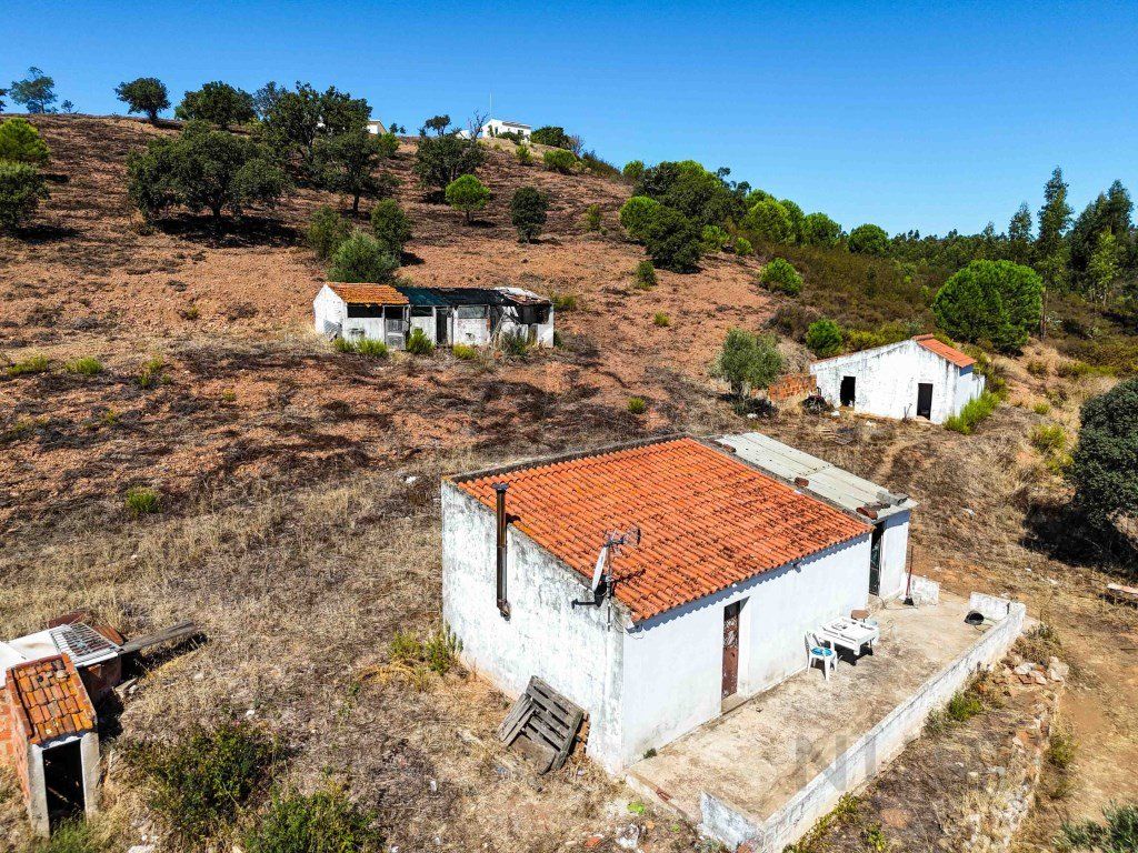Property photo 1 of 32 Farm With 23,750 m² And House For Sale In Mexilhoeira Grande