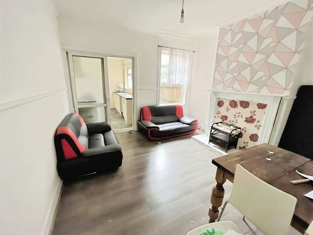 Property photo 3 of 11 3