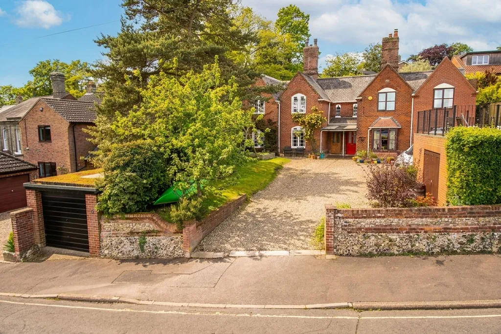 House in Norwich, Thorpe Hamlet - View 3
