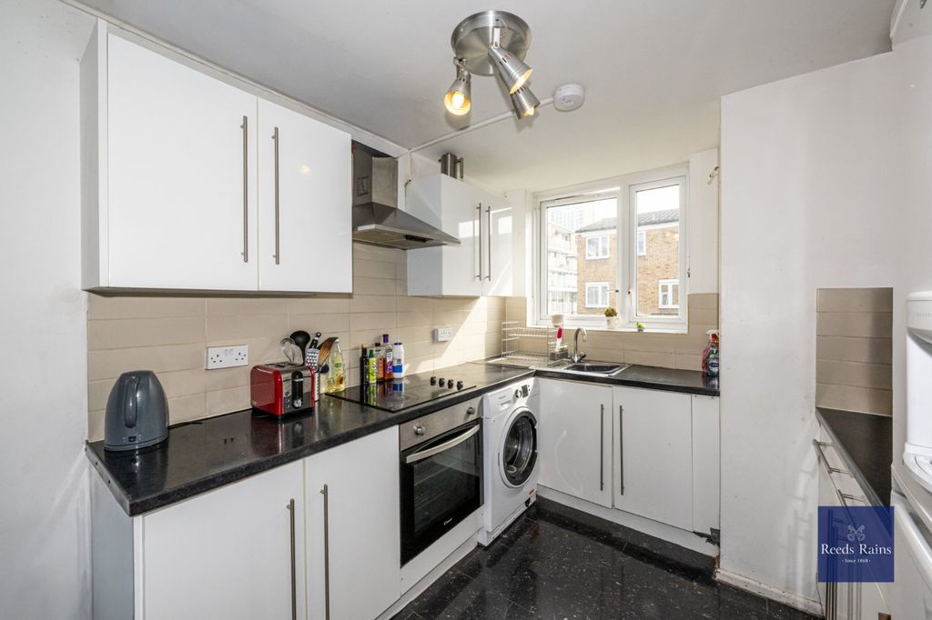 Property photo 2 of 14 Picture No. 21