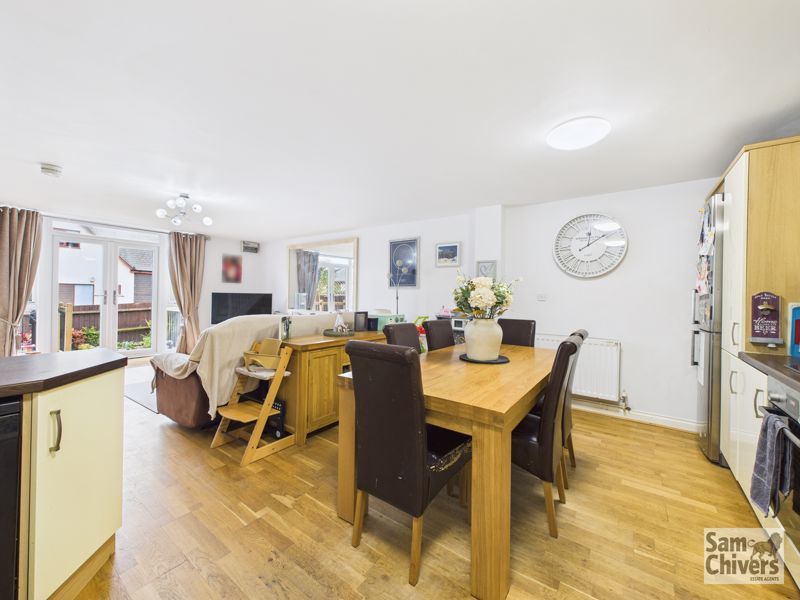 Property photo 3 of 27 Photo 13