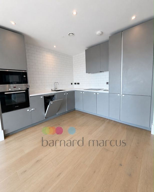 Property photo 2 of 10 Kitchen