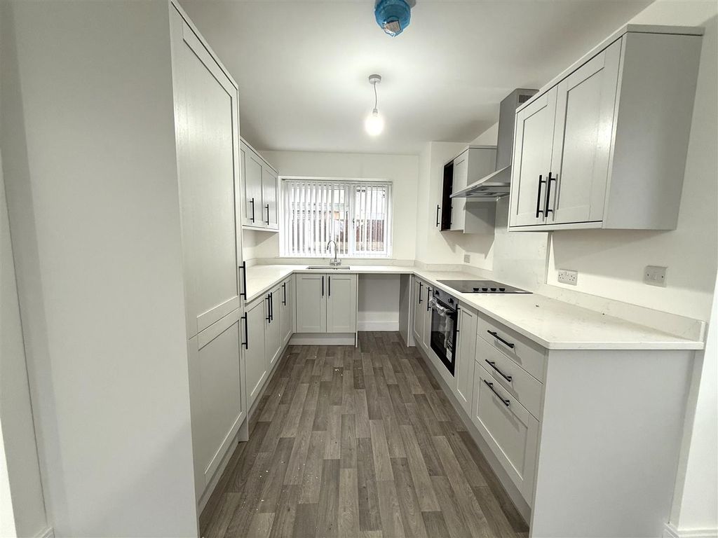 Property photo 3 of 12 5A Cem Kit.Jpeg