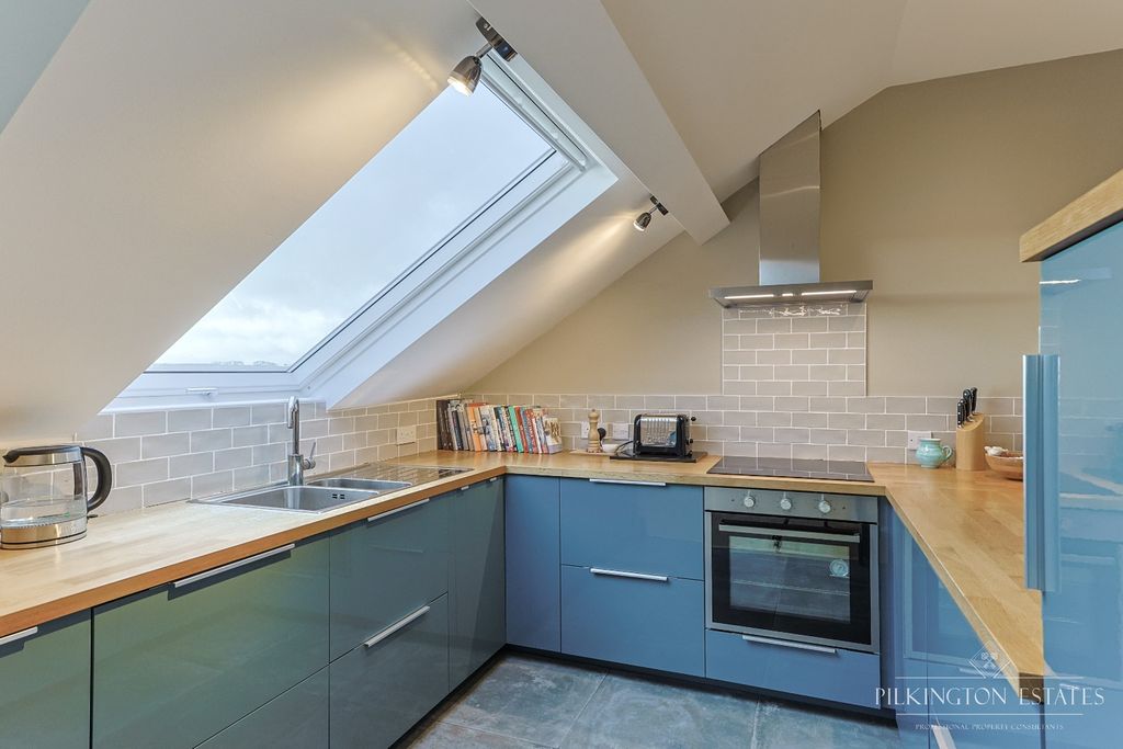 Property photo 3 of 11 4688975