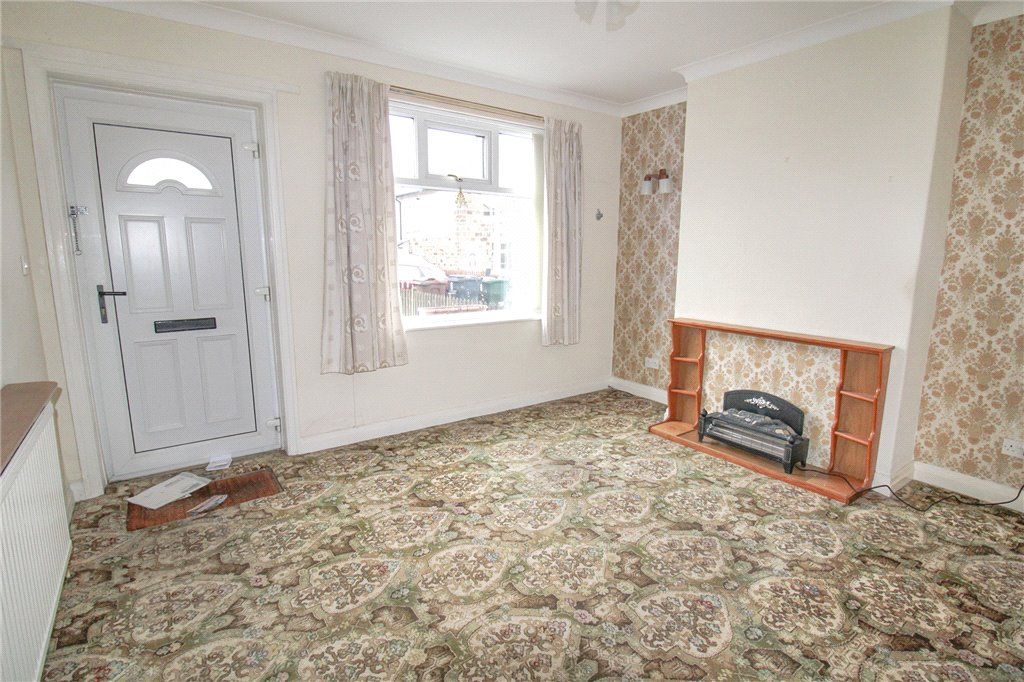 Property photo 2 of 8 Sitting Room