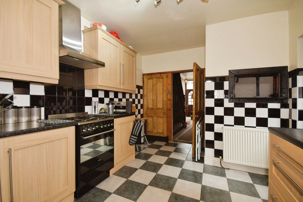 Property photo 2 of 15