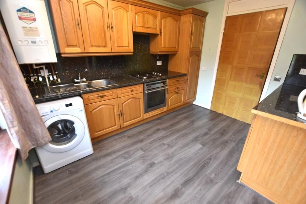 Property photo 2 of 17 Kitchen