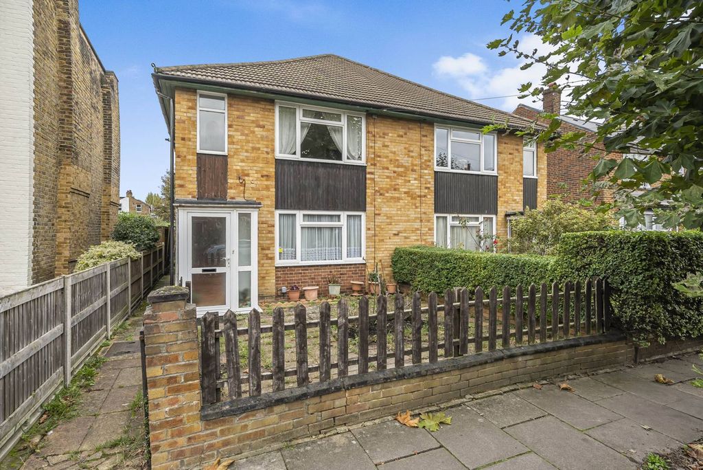 Property photo 1 of 11