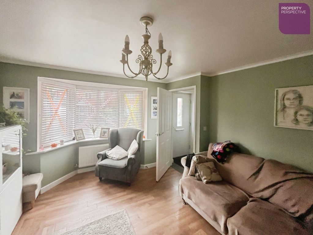 Property photo 3 of 14 Lounge