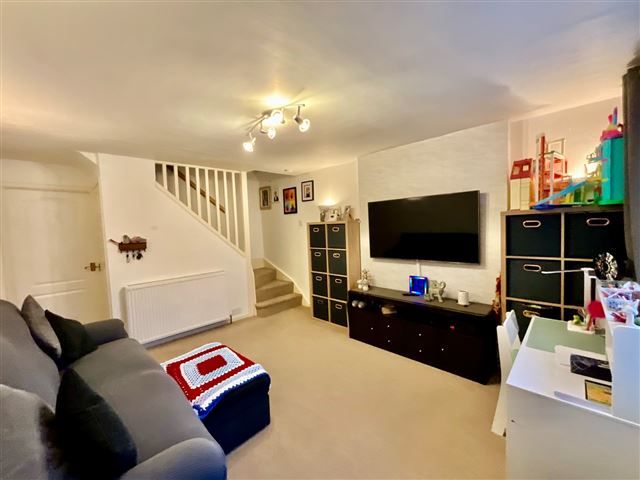 Property photo 2 of 17 Lounge