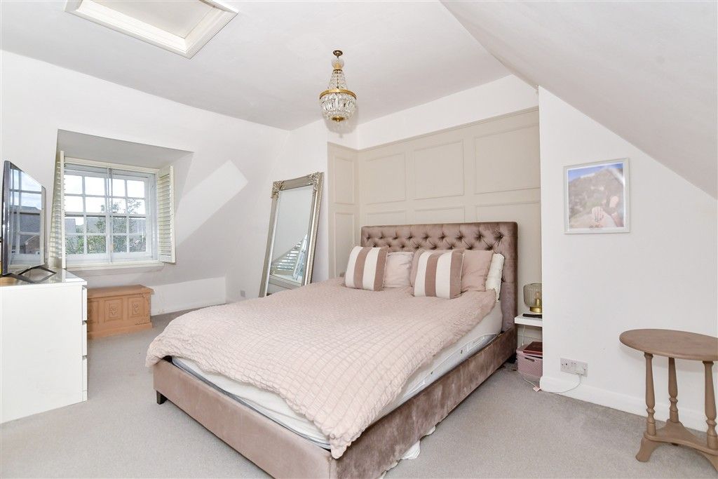 Property photo 2 of 9 Bedroom 1