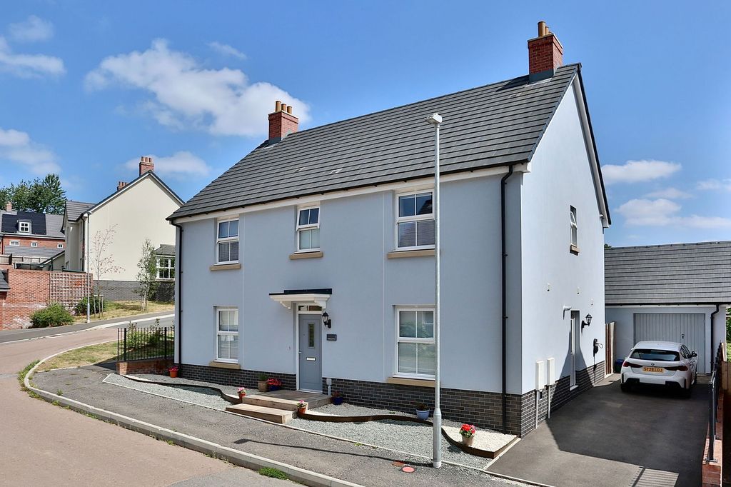 Property photo 1 of 34