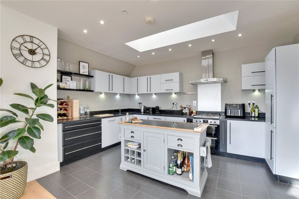 Property photo 3 of 20 Picture No. 16