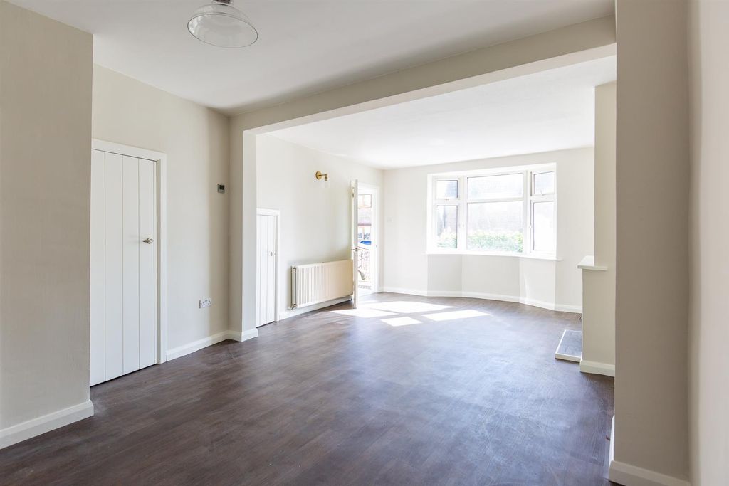 Property photo 2 of 10 Ba111Lu-01.Jpg