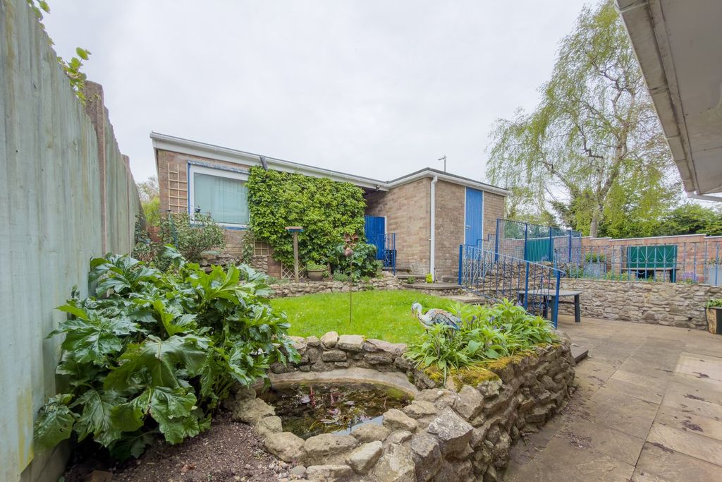 Property photo 2 of 16