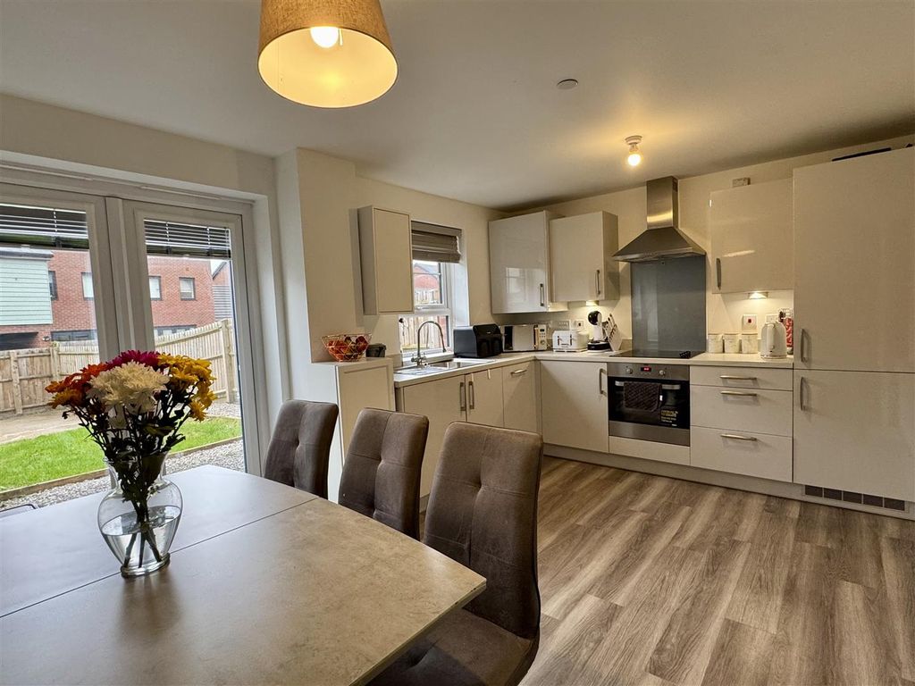 Property photo 2 of 18 Kitchen Dining Room