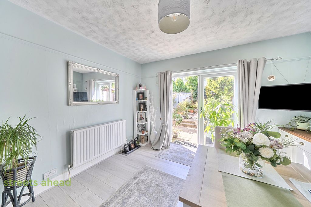 Property photo 3 of 17 d46d60F1-453B-420...