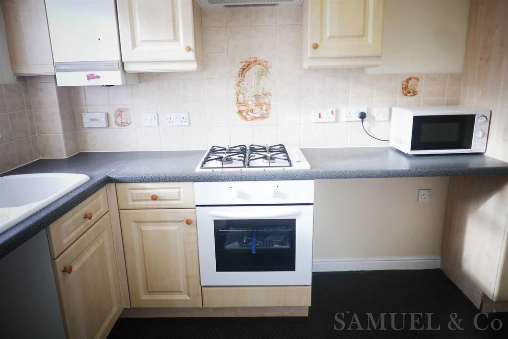 Property photo 2 of 17