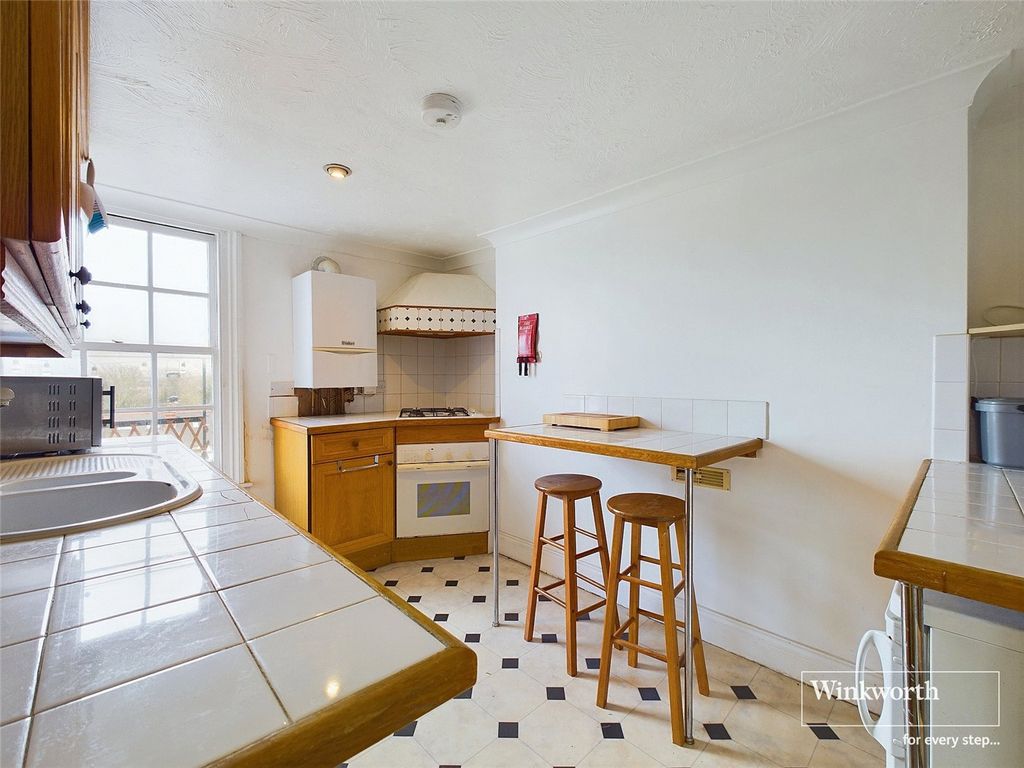 Property photo 3 of 6 Picture No. 12