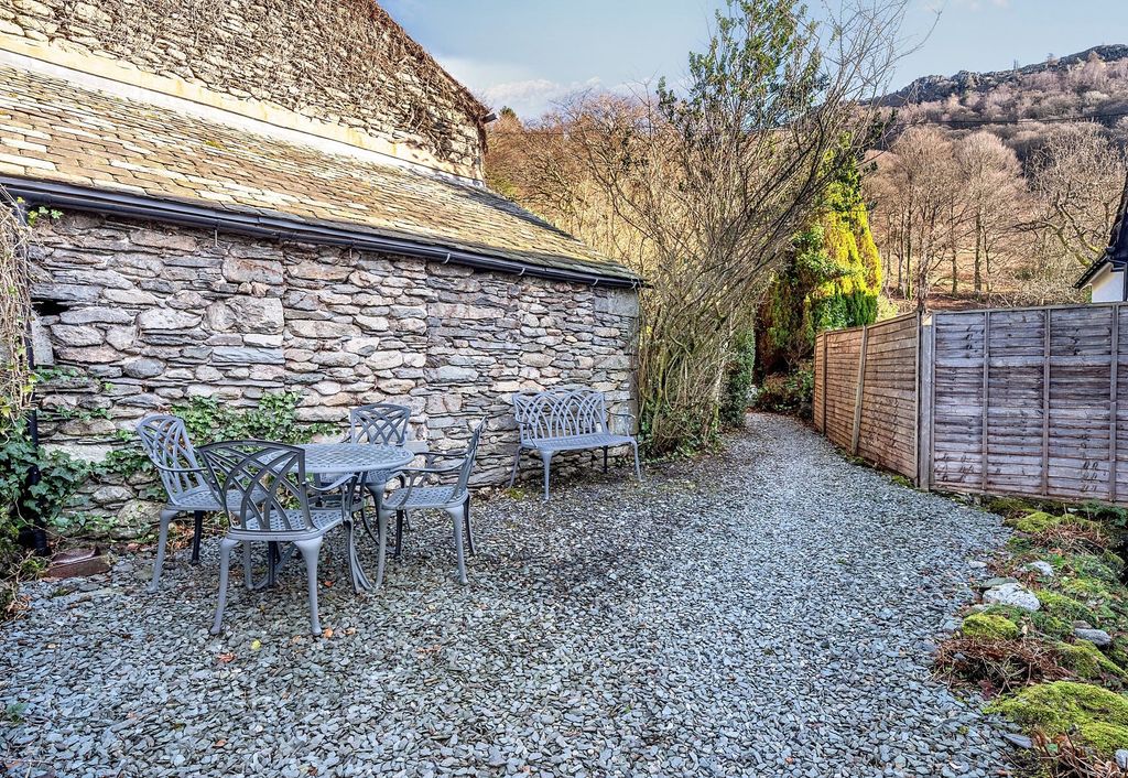 Property photo 2 of 22