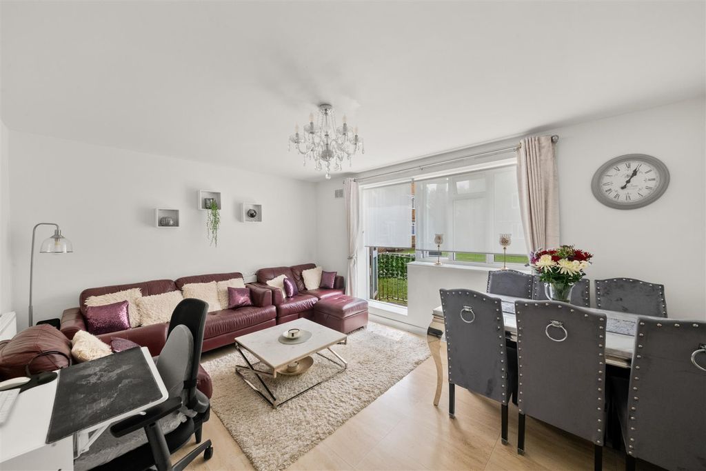 Property photo 2 of 14 1
