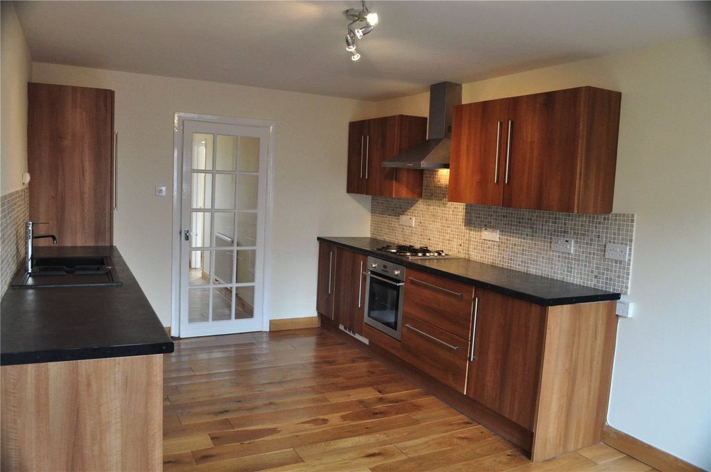 Property photo 2 of 10 Picture No. 05