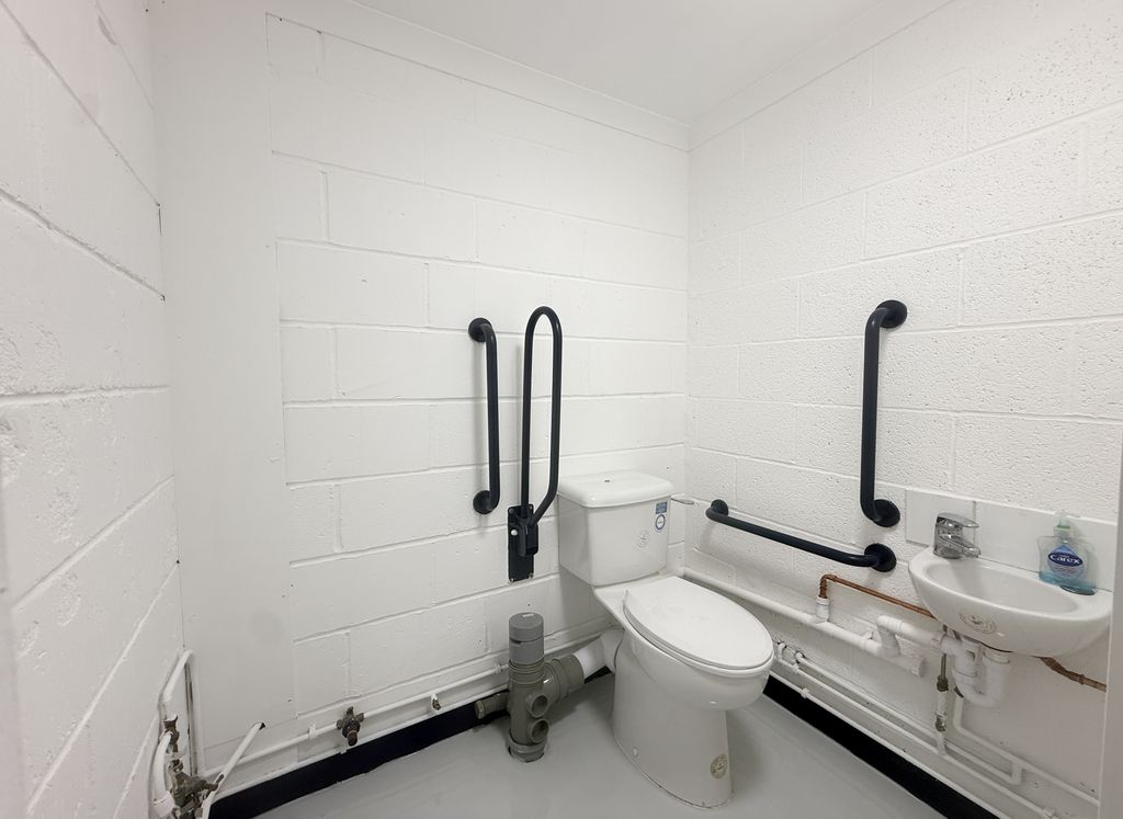 Property photo 3 of 5 Flexible Property Space