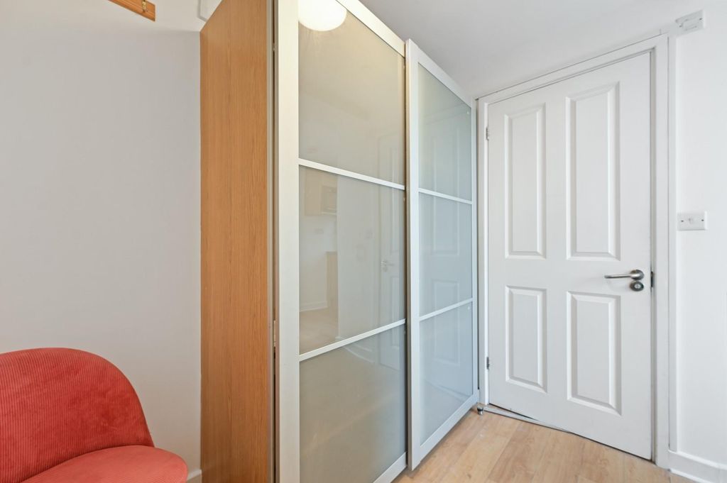 Property photo 3 of 4 Shepherds Bush Road