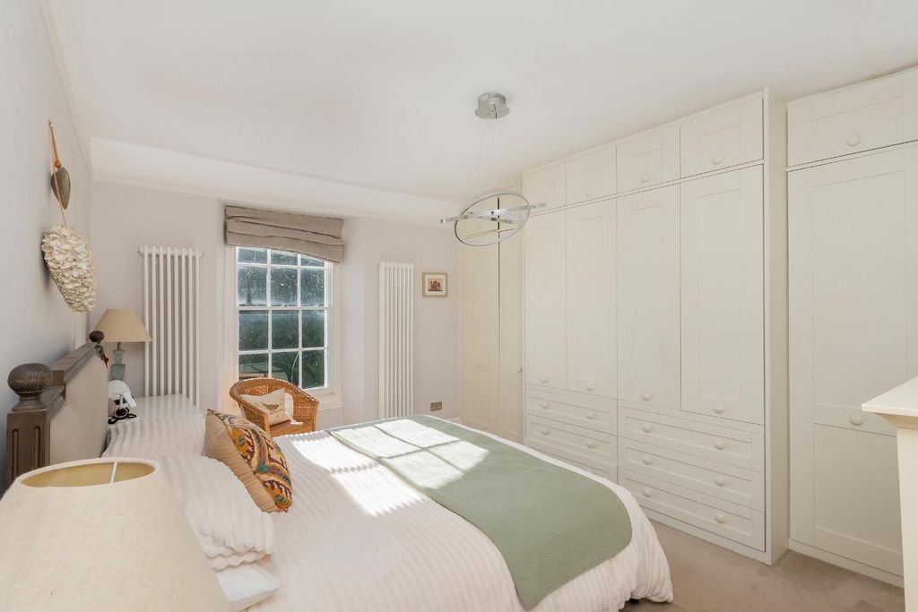Property photo 3 of 30 1H7Rcn - Bedroom C.Jpg