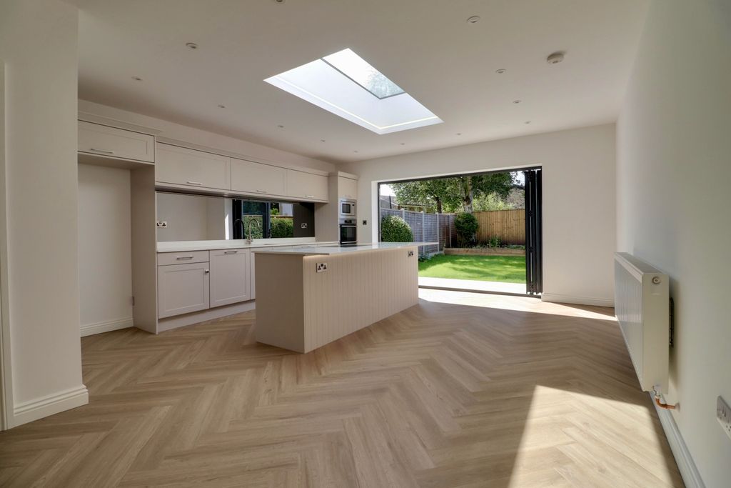 Property photo 2 of 23 Stunning Kitchen Dining Room