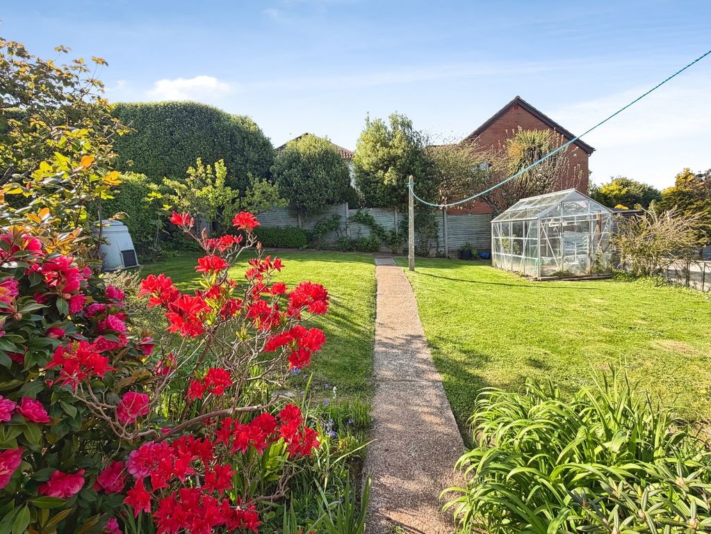 Property photo 2 of 32